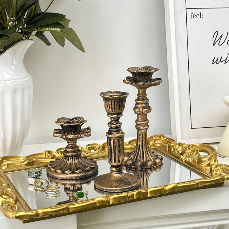 Vintage Bronze Candlestick Fig - đánh giá và giá Tables